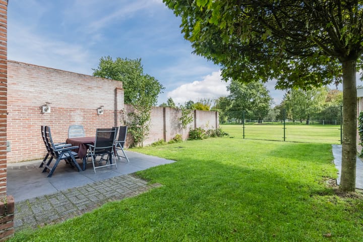 Twee-onder-één-kap te koop: Tolschestraat 13A, Velp (Nb)