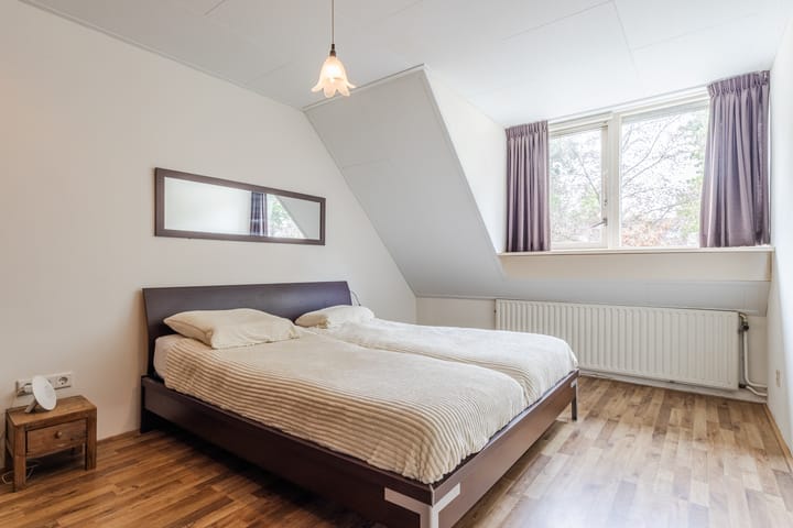 Twee-onder-één-kap te koop: Tolschestraat 13A, Velp (Nb)