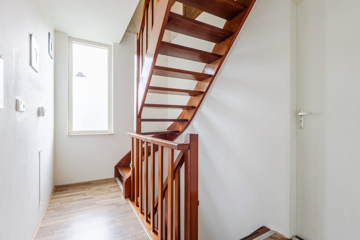 Twee-onder-één-kap te koop: Tolschestraat 13A, Velp (Nb)