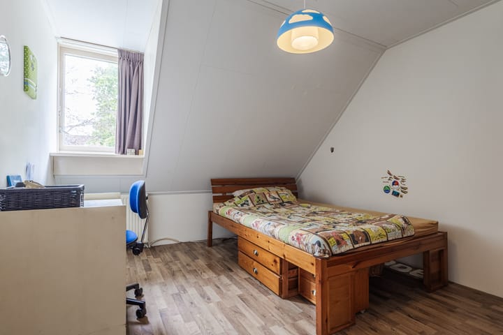 Twee-onder-één-kap te koop: Tolschestraat 13A, Velp (Nb)