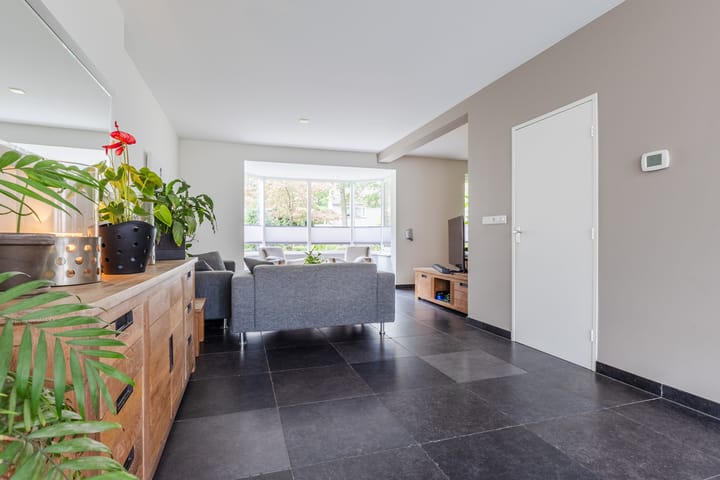 Twee-onder-één-kap te koop: Tolschestraat 13A, Velp (Nb)