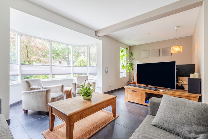 Twee-onder-één-kap te koop: Tolschestraat 13A, Velp (Nb)