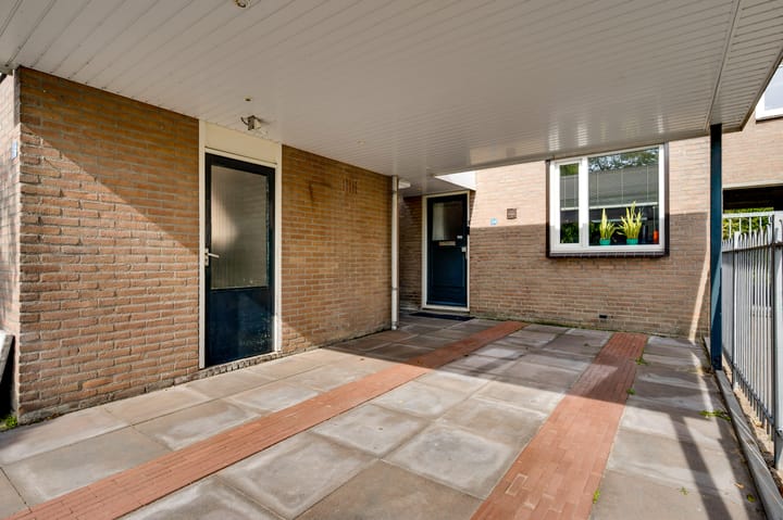 Tussenwoning te koop: Keverberg 24, Weert