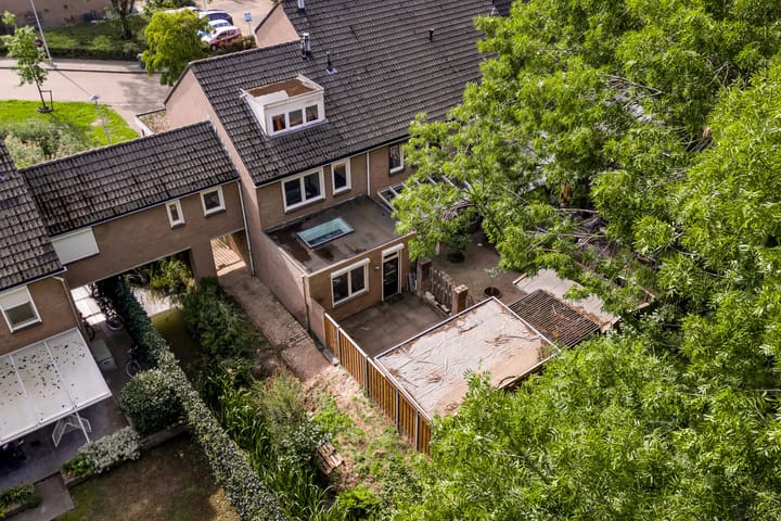 Tussenwoning te koop: Keverberg 24, Weert