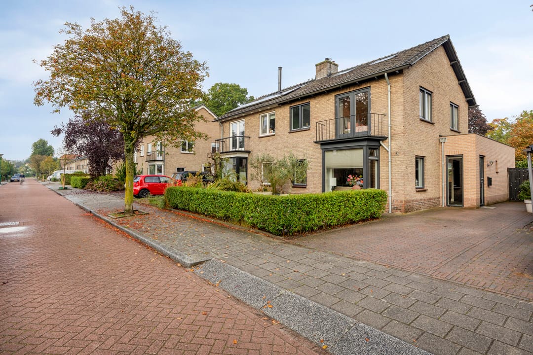 Photo 41 of Van Hogendorpstraat 2
