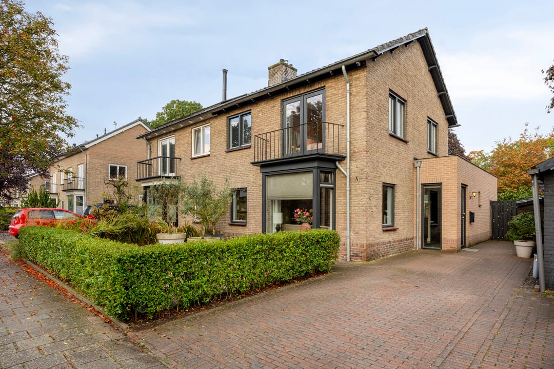 Photo 1 of Van Hogendorpstraat 2