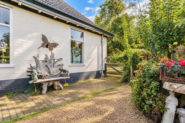 Vrijstaande woning te koop: Westfriesedijk 18, Warmenhuizen
