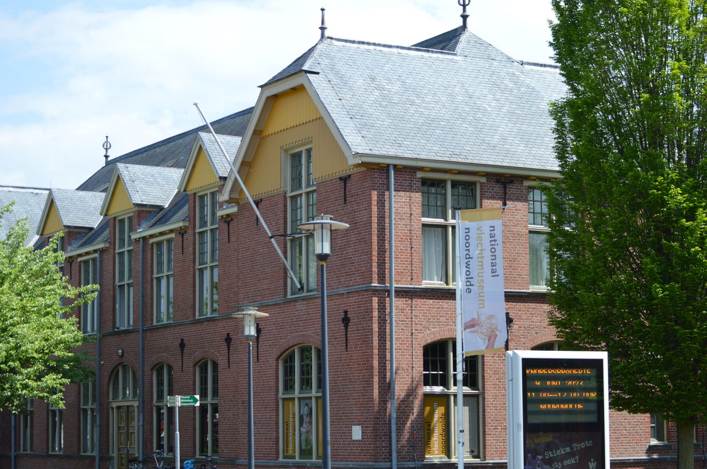 Foto 44 van Buurthuisstraat 1