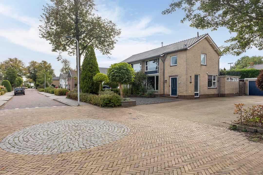 Photo 8 of Irenestraat 28