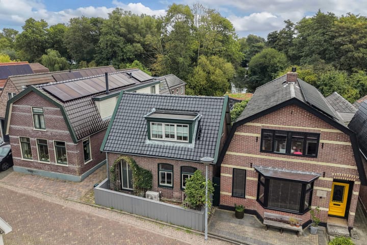Vrijstaande woning te koop: Dorpsstraat 252, Zuid-Scharwoude