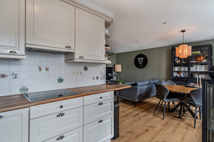 Vrijstaande woning te koop: Dorpsstraat 252, Zuid-Scharwoude