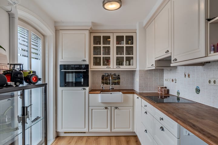 Vrijstaande woning te koop: Dorpsstraat 252, Zuid-Scharwoude