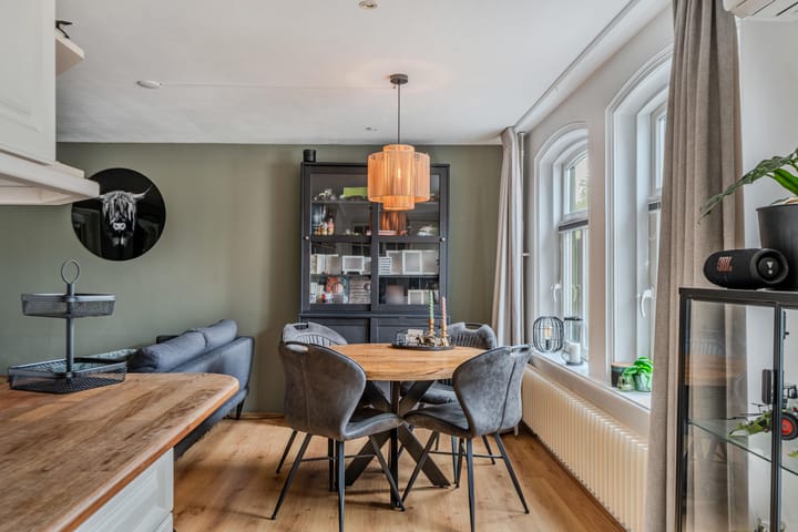 Vrijstaande woning te koop: Dorpsstraat 252, Zuid-Scharwoude