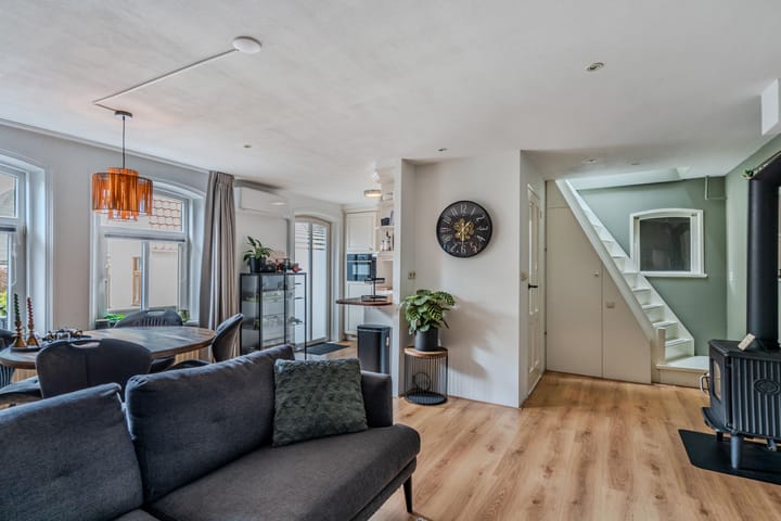 Vrijstaande woning te koop: Dorpsstraat 252, Zuid-Scharwoude