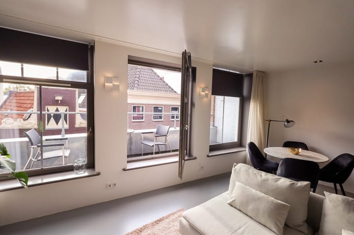 Photo 3 of Warmoesstraat 12-G