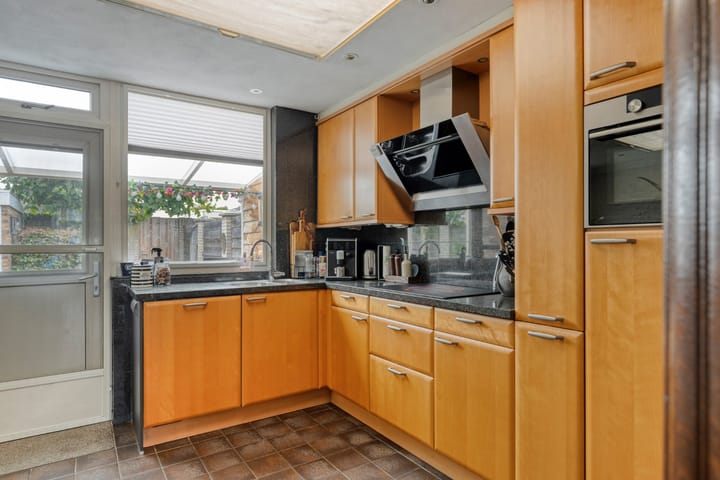 Tussenwoning te koop: Akert 128, Geldrop