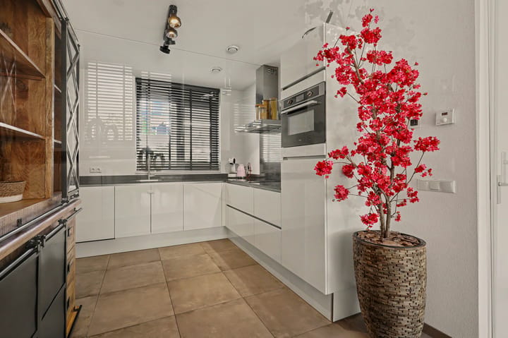 Tussenwoning te koop: Dorperveldstraat 10, Velden