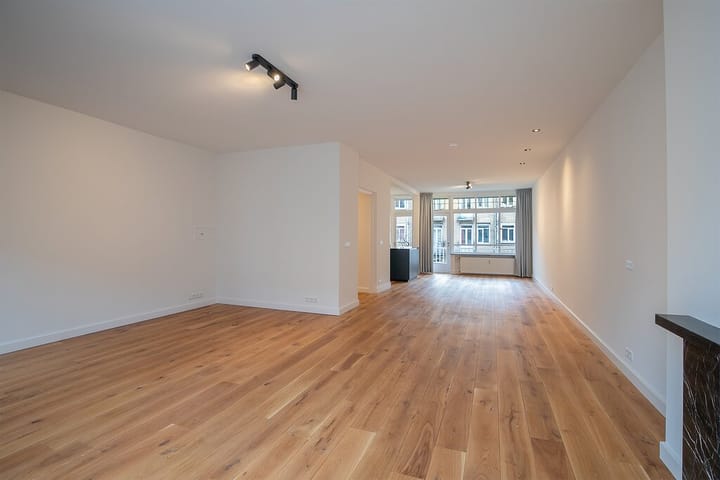 Appartement te huur: Stadionweg 122-1, Amsterdam