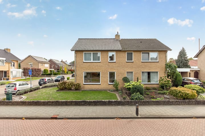 Twee-onder-één-kap te koop: Steenovenweg 12, Deurne