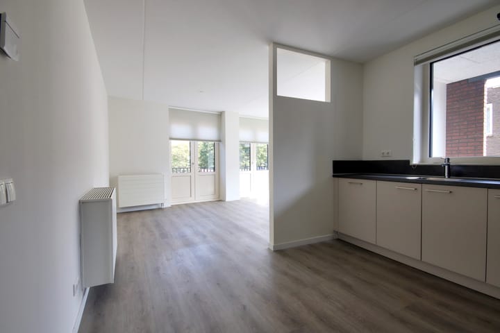 Photo 2 of Beekstraat 77-23