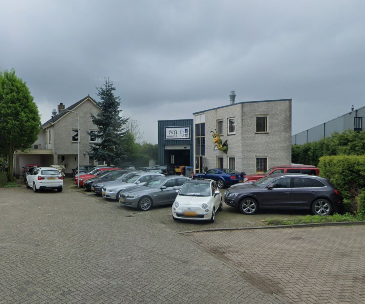 View photo 2 of Uilenbroekstraat 70-72
