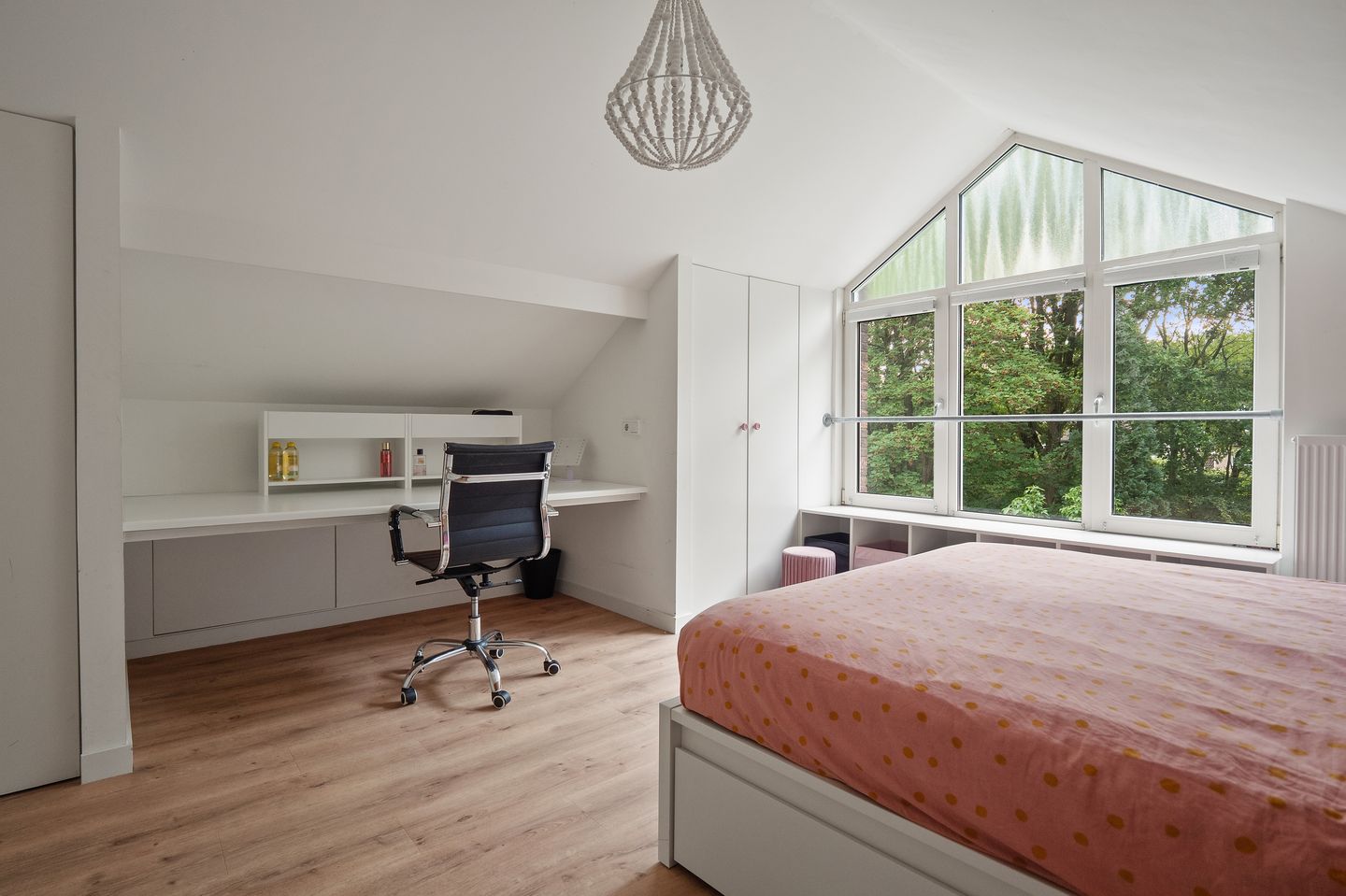 Photo 35 of Van den Wijghaertstraat 1