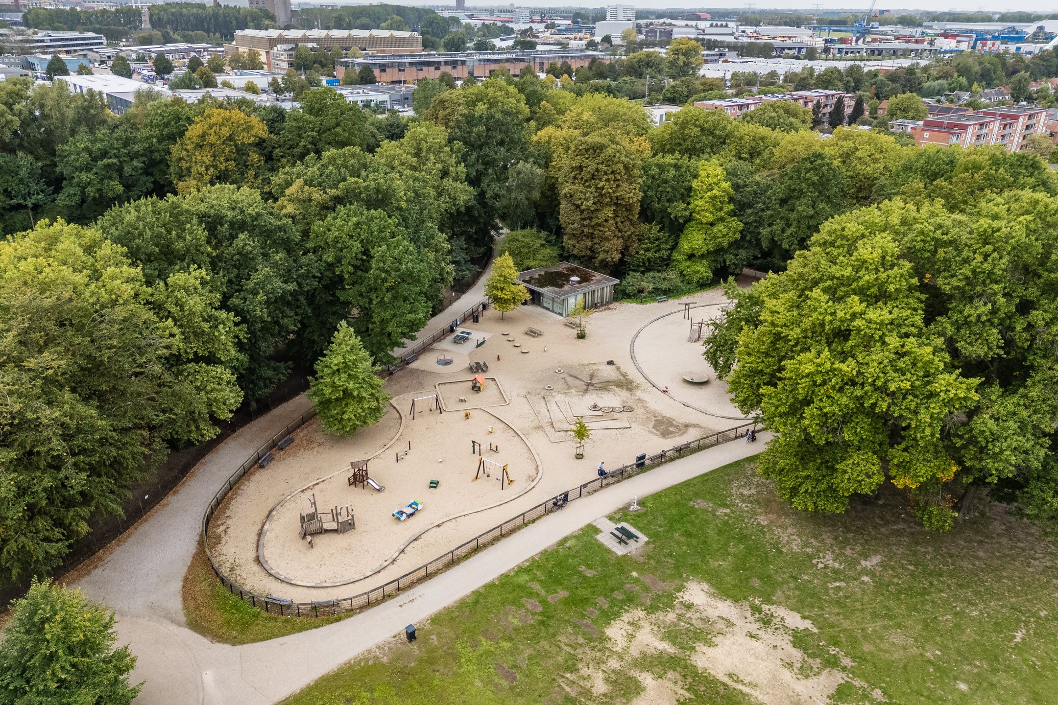 Foto 45 van Julianaparklaan 1-A