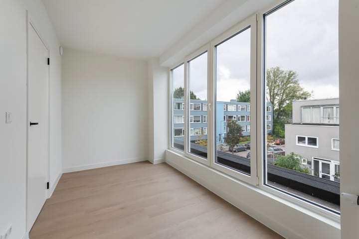 Tussenwoning te koop: Orestespad 4, Rotterdam