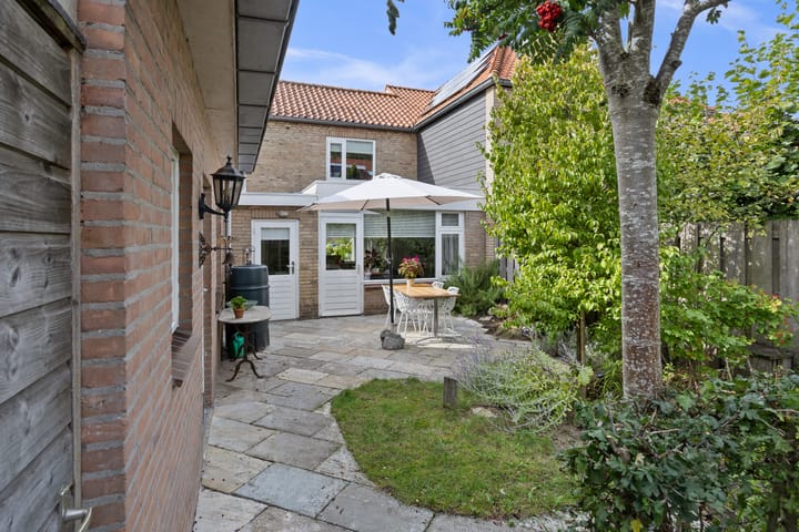 Hoekwoning te koop: Oranjelaan 48, Vlijmen
