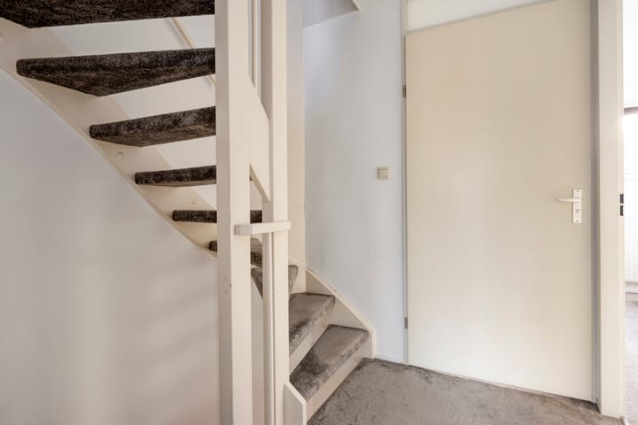 Tussenwoning te koop: Kleefkruid 5, Puttershoek
