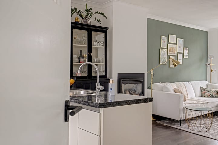 Appartement te koop: Burgemeester de Bruïnelaan 70B, Zwijndrecht