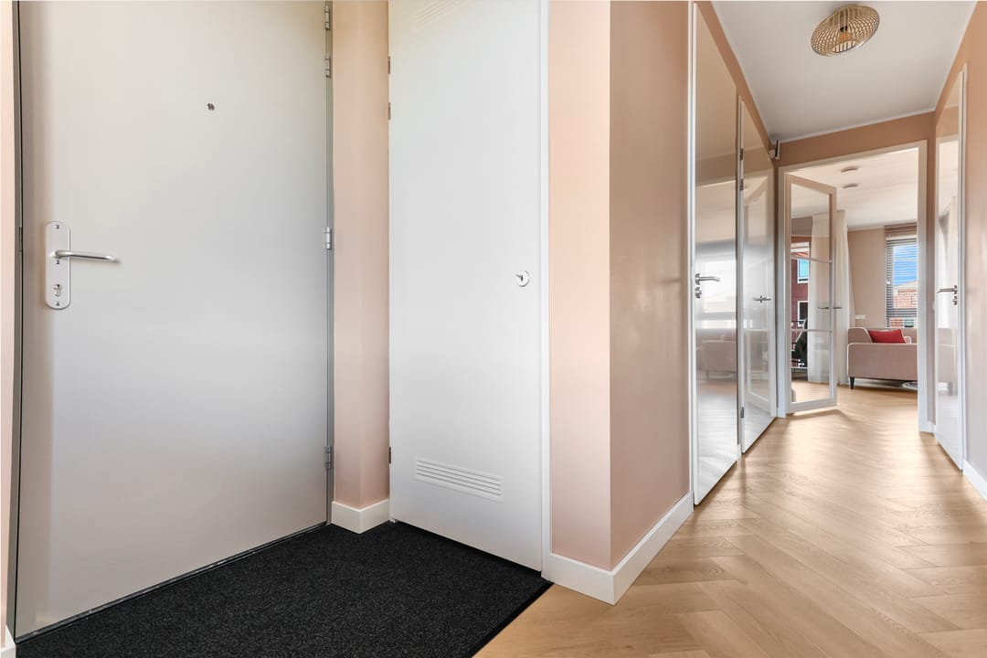 Photo 8 of Drees van Dordenkade 9