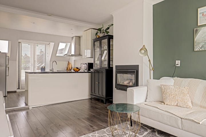 Appartement te koop: Burgemeester de Bruïnelaan 70B, Zwijndrecht