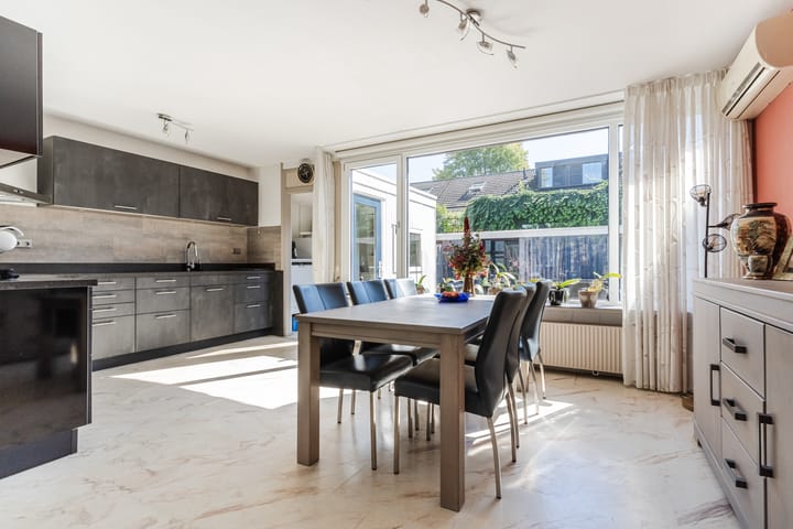 Tussenwoning te koop: Hartelstein 27, Eindhoven
