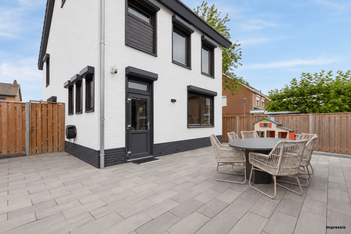 Vrijstaande woning te koop: Maarten Trompstraat 6, Elsloo (Li)