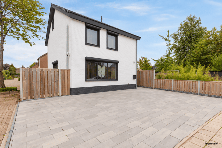 Vrijstaande woning te koop: Maarten Trompstraat 6, Elsloo (Li)