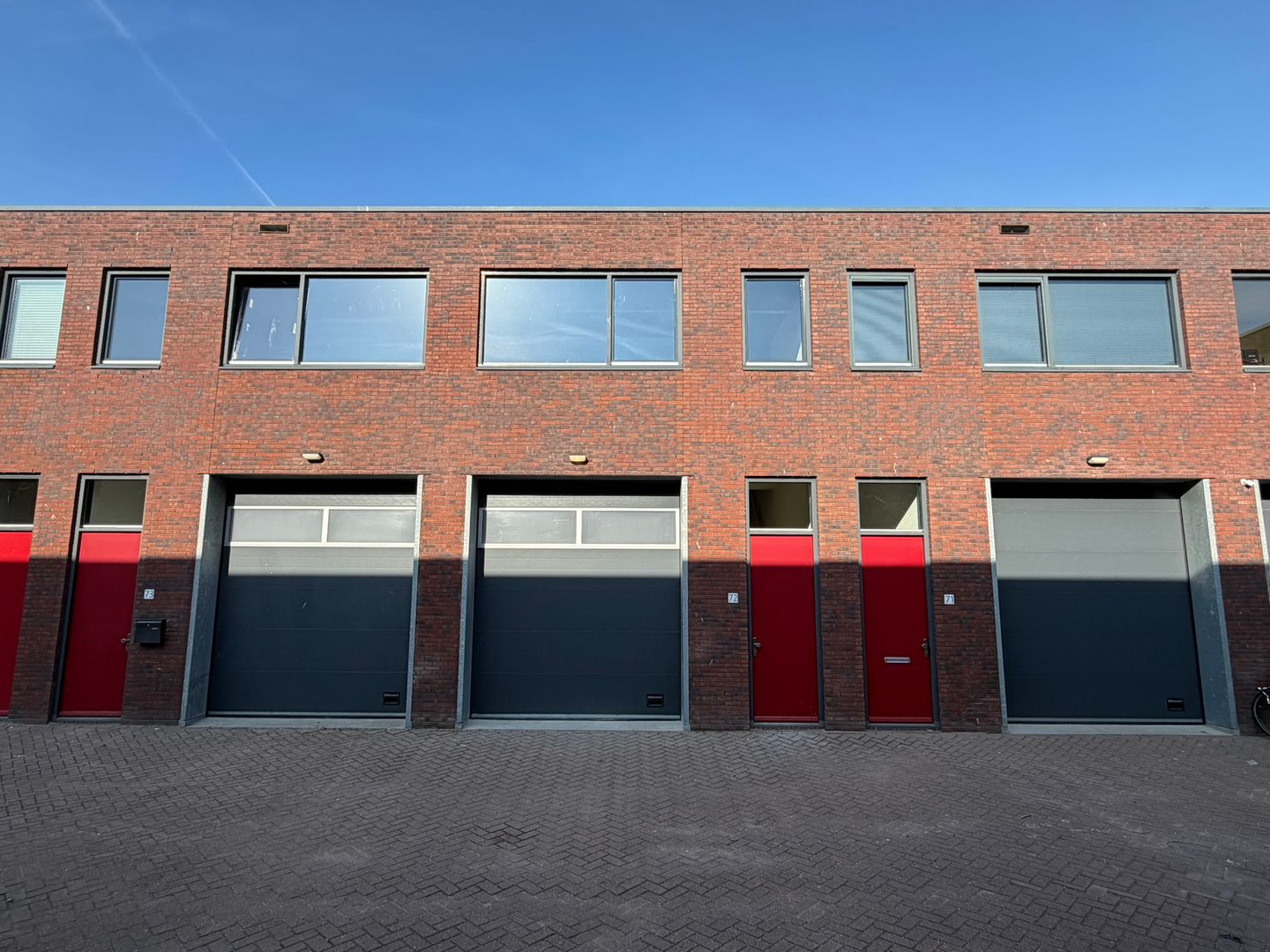 View photo 2 of Parallelweg 72