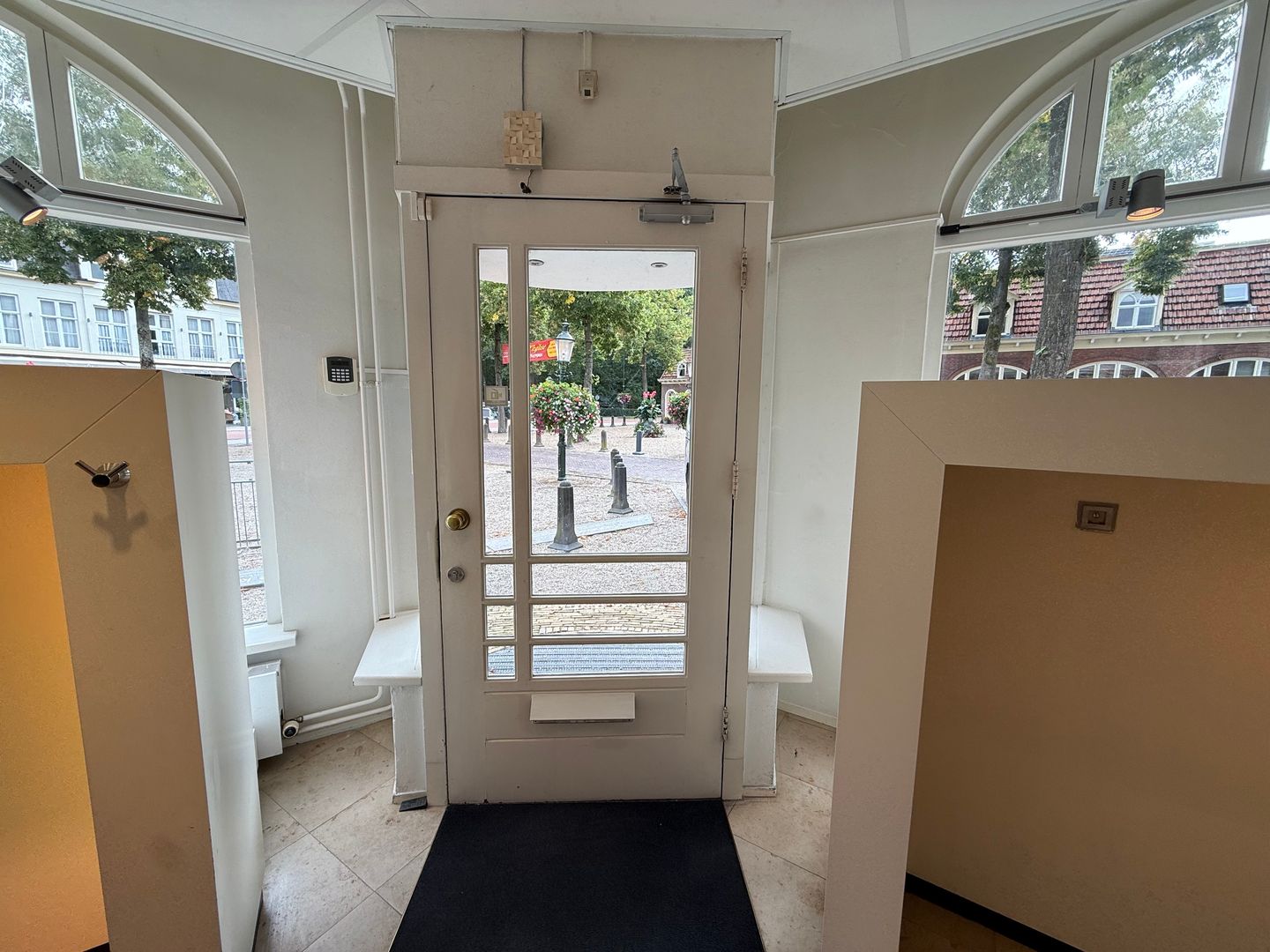 Bekijk foto 3 van Kerkplein 4