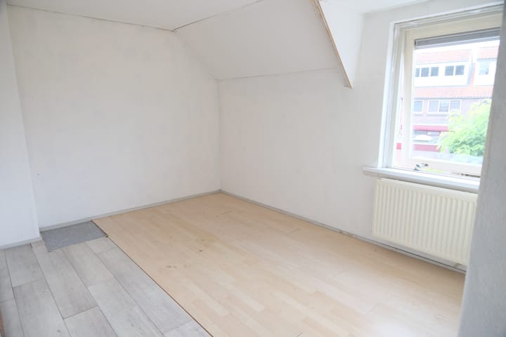 Tussenwoning te koop: Kerkhoflaan 3, Giessenburg