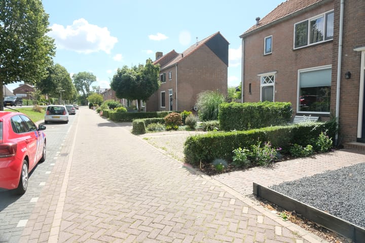 Tussenwoning te koop: Oudkerkseweg 42, Giessenburg