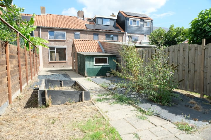 Tussenwoning te koop: Oudkerkseweg 42, Giessenburg