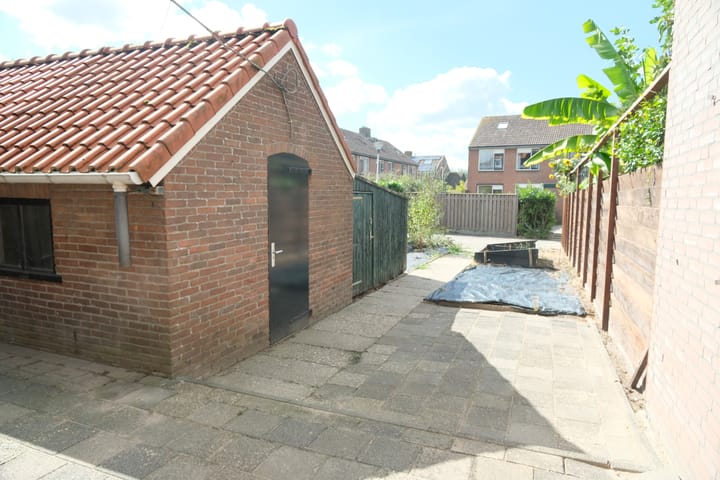 Tussenwoning te koop: Oudkerkseweg 42, Giessenburg