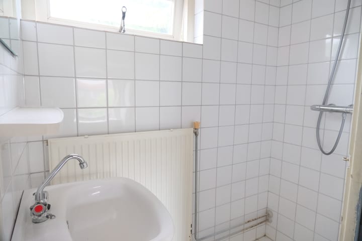 Tussenwoning te koop: Kerkhoflaan 3, Giessenburg