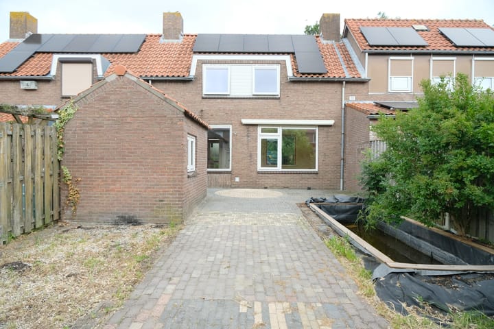 Tussenwoning te koop: Kerkhoflaan 3, Giessenburg