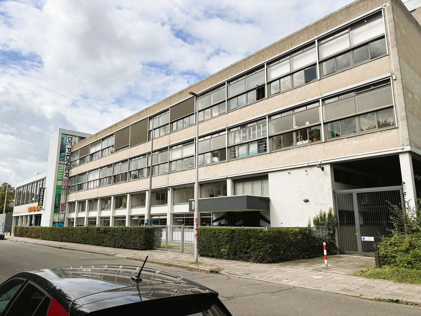 View photo 2 of Grebbeberglaan 15
