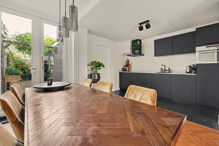 Tussenwoning te koop: Van Diemenstraat 135, Enschede