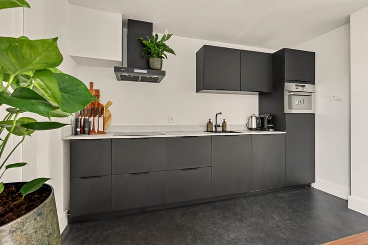 Tussenwoning te koop: Van Diemenstraat 135, Enschede