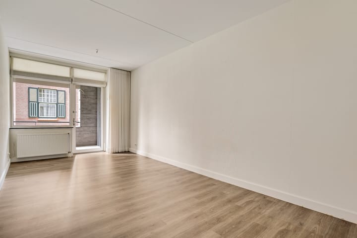 Appartement te koop: Achter de Cattentoren 79, Roermond