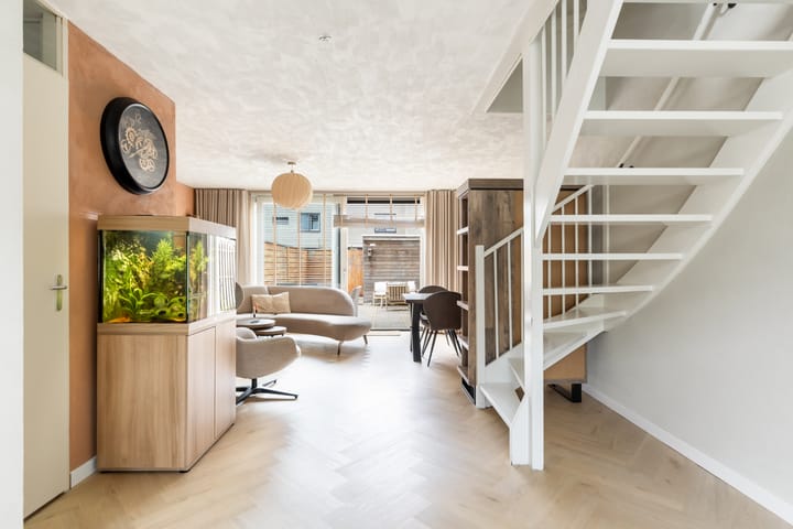 Tussenwoning te koop: Van der Zaaghof 1, Nijkerk