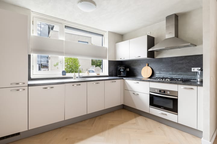 Tussenwoning te koop: Van der Zaaghof 1, Nijkerk